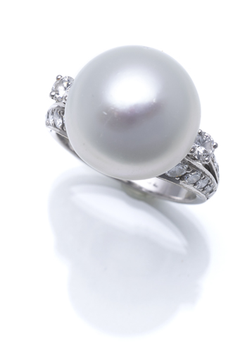 <b>Diamantring mit Perle</b>