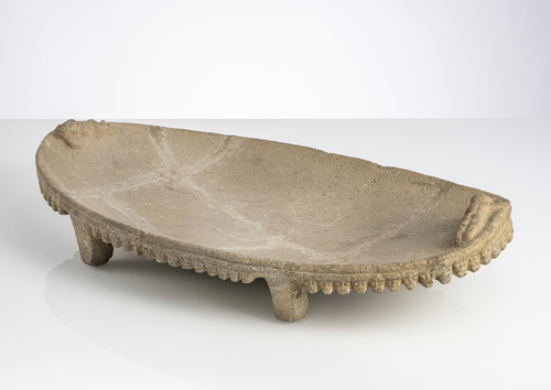 <b>Zeremonielle Steinschale “Metate”</b> <b>Zeremonielle Steinschale “Metate”</b>