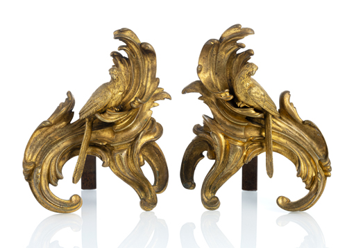 <b>Paar Louis XV Kaminböcke mit Papageien</b>