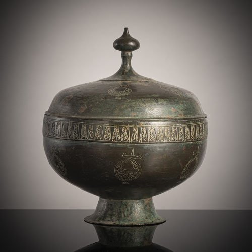 <b>Gefußte Deckelschale aus Bronze</b>