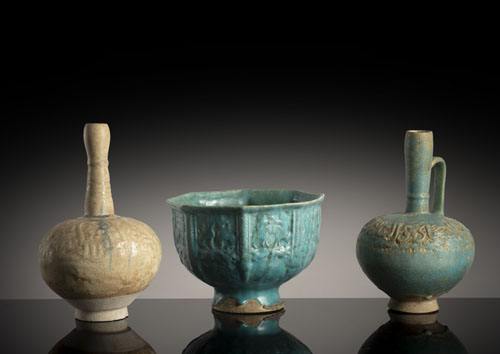 <b>Zwei Flaschenvasen und eine große Kumme aus Keramik</b>