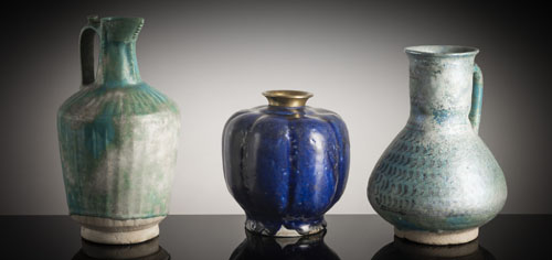 <b>Zwei Krüge und eine Vase, glasiert</b>