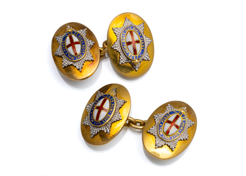 <b>Manschettenknöpfe mit Wappen des Hosenbandordens</b>