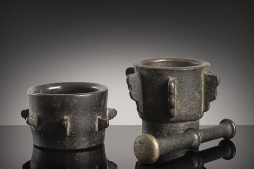 <b>Zwei Bronzemörser</b>