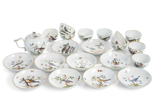 <b>TEN MEISSEN CUPS AND SAUCERS AND A TEAPOT</b> <b>TEN MEISSEN CUPS AND SAUCERS AND A TEAPOT</b>