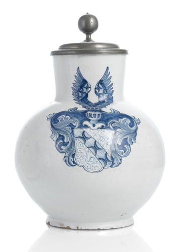 <b>Weithalskrug mit Wappen</b>