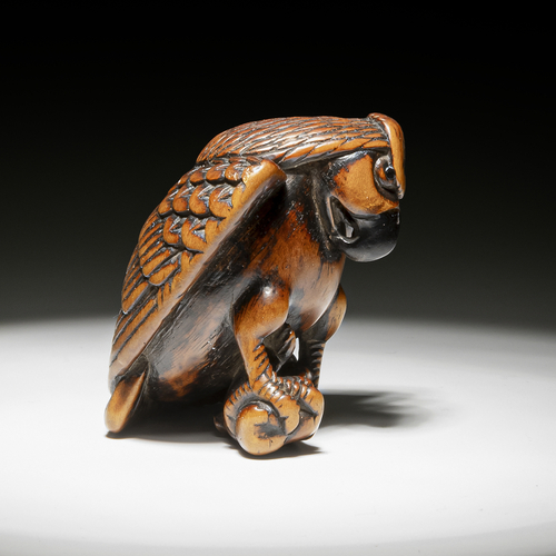 <b>Netsuke eines Adlers mit einem Fuchs aus Holz</b> <b>Netsuke eines Adlers mit einem Fuchs aus Holz</b>