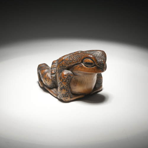 <b>Feines Buchsbaum-Netsuke einer Kröte</b> <b>Feines Buchsbaum-Netsuke einer Kröte</b>