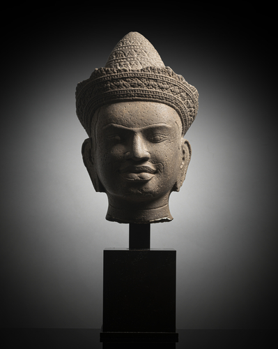<b>SANDSTEINKOPF EINER MÄNNLICHEN FIGUR</b> <b>SANDSTEINKOPF EINER MÄNNLICHEN FIGUR</b>