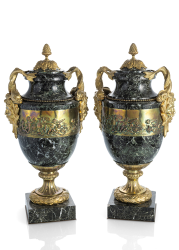 <b>Paar prunkvolle Kaminvasen</b>