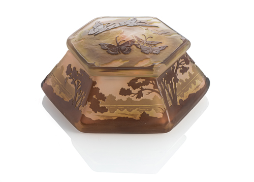 <b>A GALLE OCTAGONAL LANDCAPE AND BUTTERFLY PATTERN GLASS BOX AND COVER</b> <b>A GALLE OCTAGONAL LANDCAPE AND BUTTERFLY PATTERN GLASS BOX AND COVER</b>