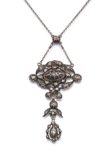 <b>Historisches Collier</b>
