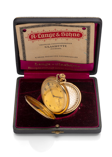 <b>A GOLD POCKET WATCH</b>