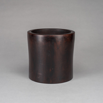 <b>A LARGE HARDWOOD BRUSHPOT</b>