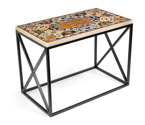 <b>PIETRA DURA MARMORPLATTE AUF EBONISIERTEM EISENGESTELL</b>