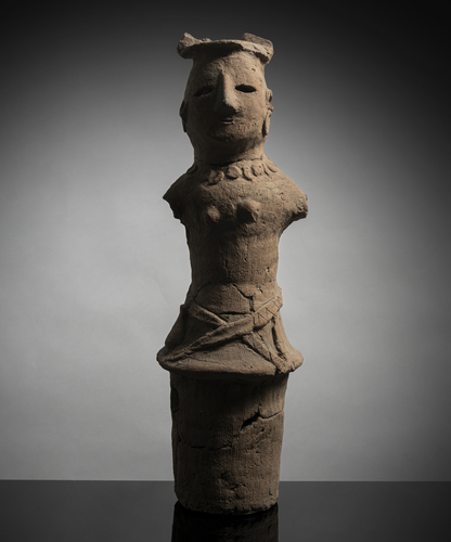 <b>Weibliche Haniwa-Figur aus Terrcaotta</b> <b>Weibliche Haniwa-Figur aus Terrcaotta</b>