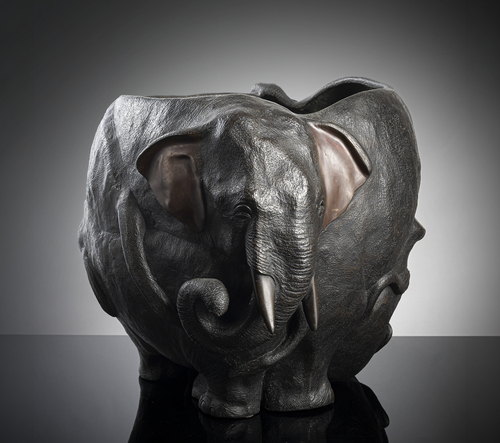 <b>Cachepot aus Bronze mit Elefantendekor in Relief</b>