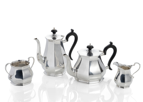 <b>Kaffee-/Teeservice aus Silber</b> <b>Kaffee-/Teeservice aus Silber</b>