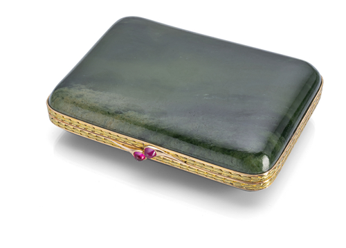 <b>Zigarettenetui aus Nephrit mit Gold-Montierung</b> <b>Zigarettenetui aus Nephrit mit Gold-Montierung</b>