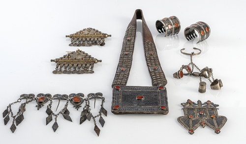 <b>Konvolut Turkmenenschmuck</b> <b>Konvolut Turkmenenschmuck</b>