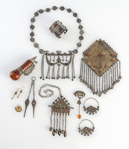 <b>Konvolut Turkmenenschmuck</b> <b>Konvolut Turkmenenschmuck</b>