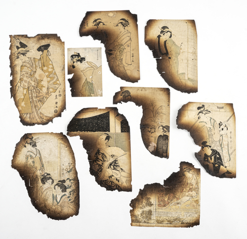 <b>Große Gruppe von Holzschnitt-Fragmenten, großteils verbrannt</b> <b>Große Gruppe von Holzschnitt-Fragmenten, großteils verbrannt</b>