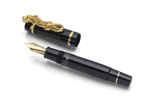<b>MONTBLANC „Year of the golden Dragon“ Füllfederhalter, Limited Edition</b> <b>MONTBLANC „Year of the golden Dragon“ Füllfederhalter, Limited Edition</b>