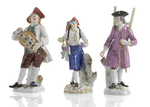 <b>Drei Figuren aus der Serie 