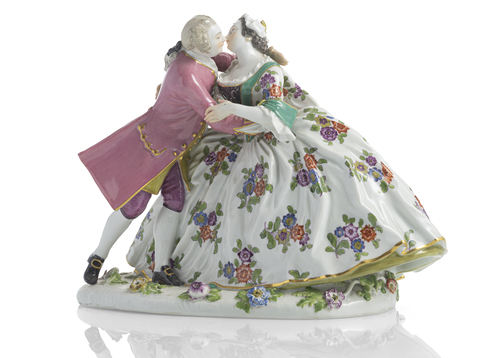 <b>Krinolinengruppe - Küssendes Paar</b> <b>Krinolinengruppe - Küssendes Paar</b>