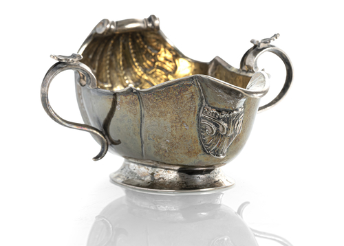 <b>Rokoko-Sauciere</b> <b>Rokoko-Sauciere</b>
