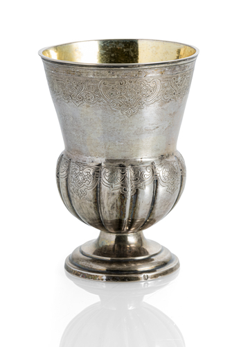 <b>Fußbecher</b> <b>Fußbecher</b>