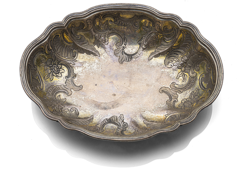 <b>Silberschale mit Rocailledekor</b> <b>Silberschale mit Rocailledekor</b>
