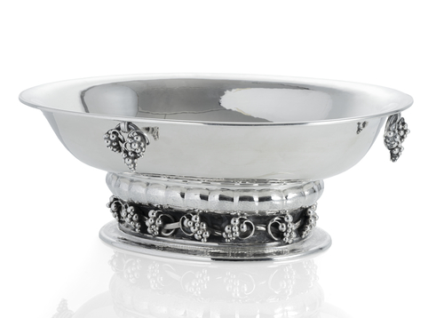 <b>Georg Jensen - Große Schale mit Traubendekor</b> <b>Georg Jensen - Große Schale mit Traubendekor</b>