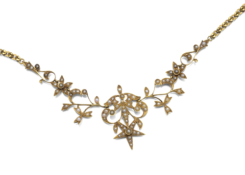 <b>Historisierendes Collier mit Saatperlen</b> <b>Historisierendes Collier mit Saatperlen</b>