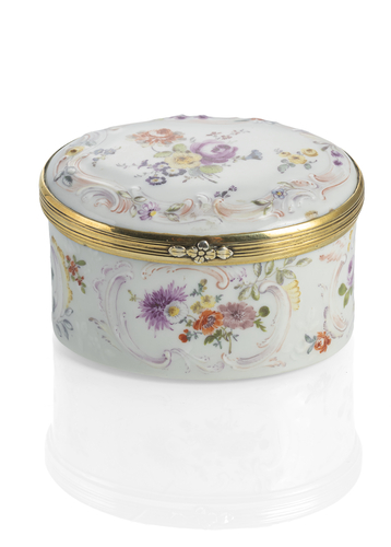 <b>Porzellan-Tabatiere</b> <b>Porzellan-Tabatiere</b>