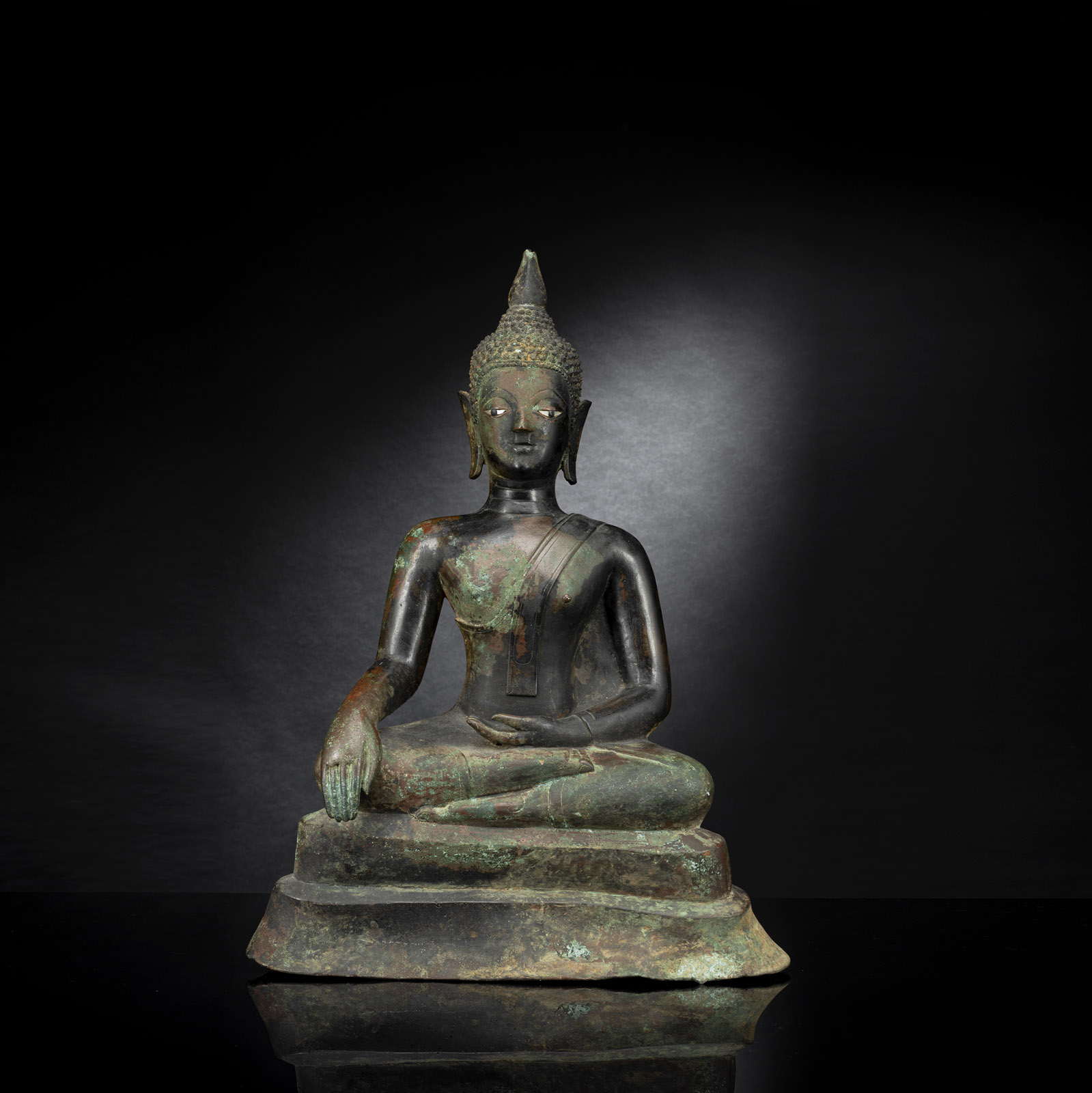 <b>A BRONZE FIGURE OF BUDDHA SHAKYAMUNI</b>