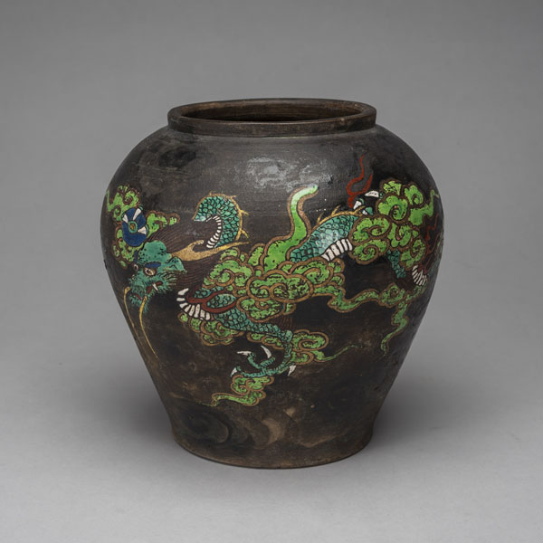 <b>A JAR WITH GREEN- AND BLUE-ENAMELLED DRAGON CHASING A PEARL</b>