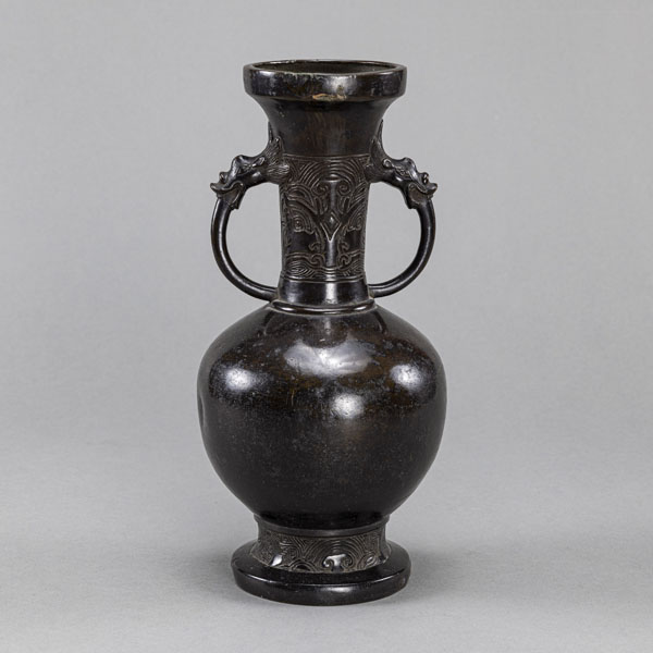 <b>Vase aus Bronze im archaischen Stil der Song-Dynastie</b>