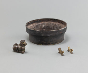 <b>A BRONZE CENSER AND LION SCULPTURE WITH TWO JADE BRUSH RESTS</b> <b>A BRONZE CENSER AND LION SCULPTURE WITH TWO JADE BRUSH RESTS</b>