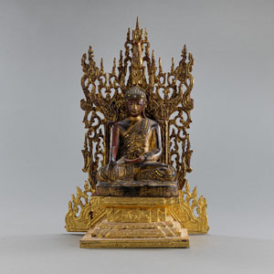<b>Lackvergoldete Figur des Buddha auf Holzthron</b>