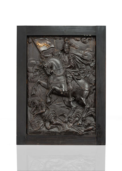 <b>A RELIEF CARVED PLAQUE WITH BATTLE SCENE</b>