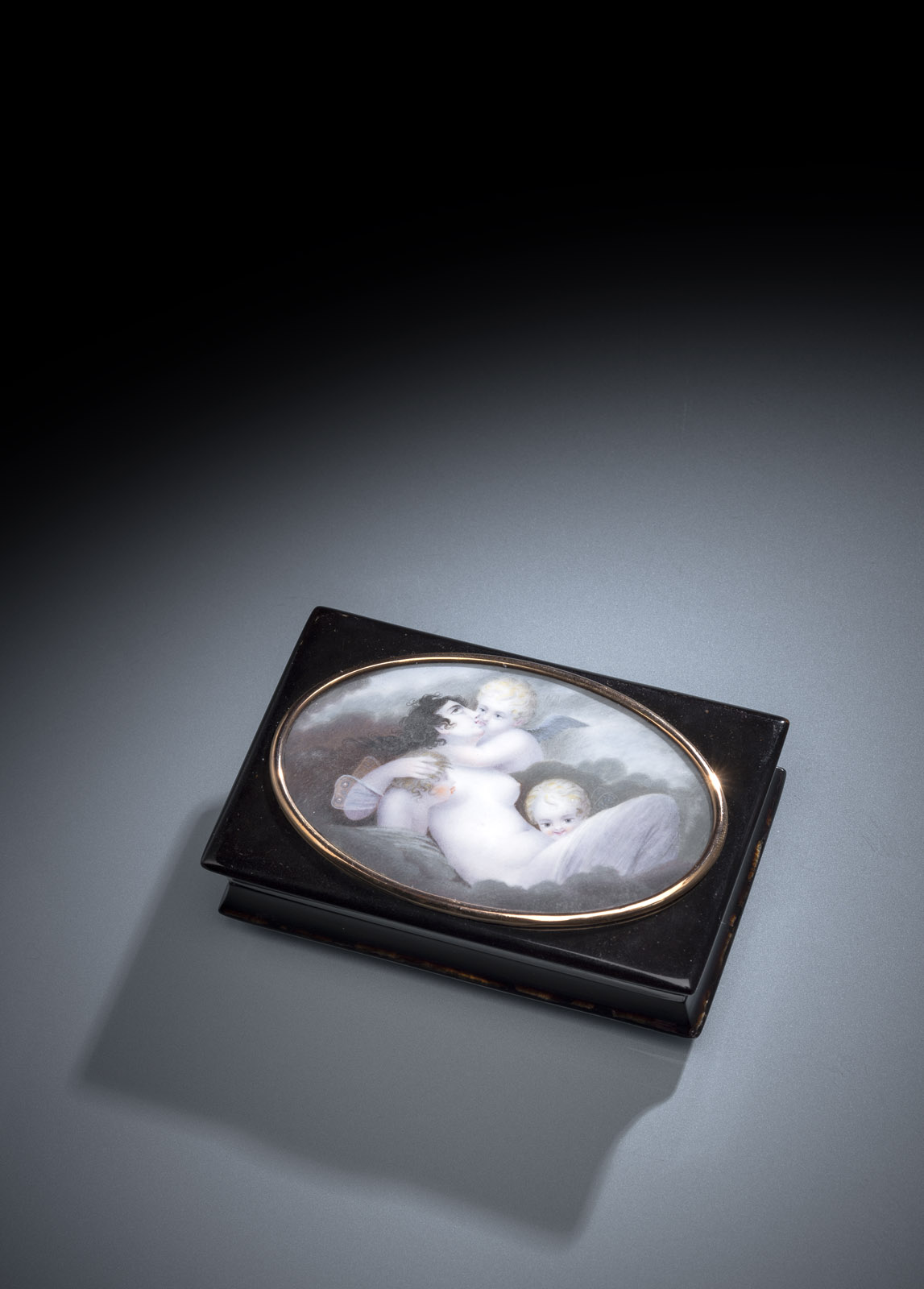 <b>GEHT ZURÜCK -- Schildpatt-Tabatiere mit Miniatur</b> <b>GEHT ZURÜCK -- Schildpatt-Tabatiere mit Miniatur</b>