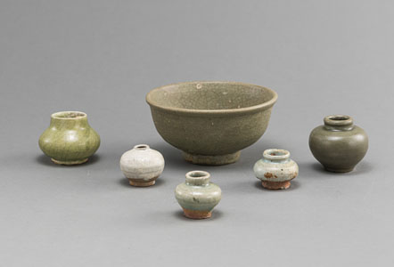 <b>A GROUP OF CELADON GLAZED CERAMICS WITH JARS AND BOWL</b> <b>A GROUP OF CELADON GLAZED CERAMICS WITH JARS AND BOWL</b>